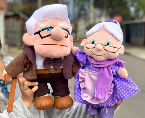 Imagen 6 de 10 de Pareja Abuelitos Peluche Carl Y Elie Up 40cms Premium