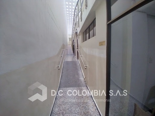 Imagen 3 de 18 de Consultorios En Venta Alcazares 815-2759