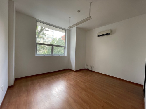Imagen 1 de 13 de Venta De Consultorios Y Oficinas En Magnífica Ubicación