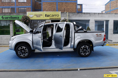 Imagen 8 de 25 de Toyota Hilux Vigo Srv