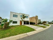 Comprar Casa  En Venta En Santa Elena, Pilar Del Este, Pilar