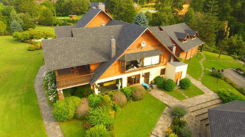 Imagen 1 de 25 de Venta Casa Pucón Los Riscos 750 M2