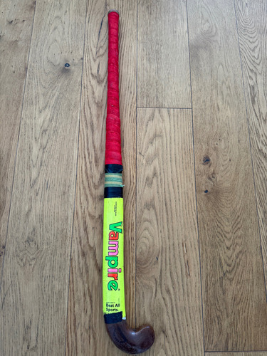 Palo De Hockey Niña Rojo 33 " (Usado)