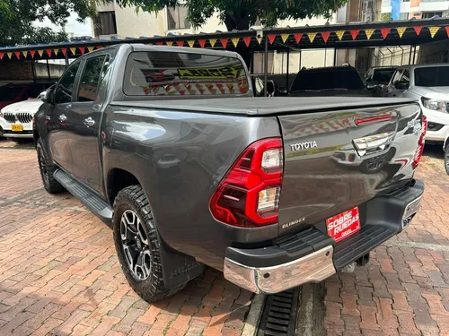 Toyota Hilux Srx 2.8 4x4 Diesel Mod 2023 Con Blindaje 2plus