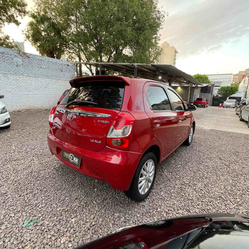 Imagen 6 de 13 de Toyota Etios 2015 1.5 Xls