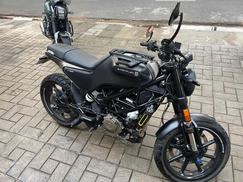 Husqvarna Svartpilen 200 2022
