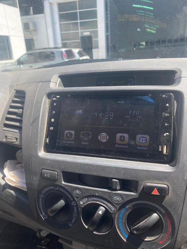 Camioneta Toyota Hilux Sr. 2.7 4x2, Negra