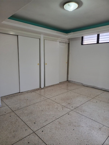 Llev18m- Mjev22m Smart House Vende Apartamento En El Centro