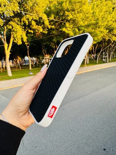 Funda Vans Waffle Para iPhone Color Negro Y Café