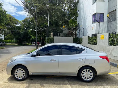 Nissan Versa 1.6 Sense