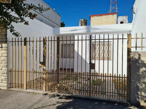 Imagen 2 de 12 de Ph 2 Ambientes C/ Entrada De Auto Y Patio - 43 M² Edificado. - San Justo