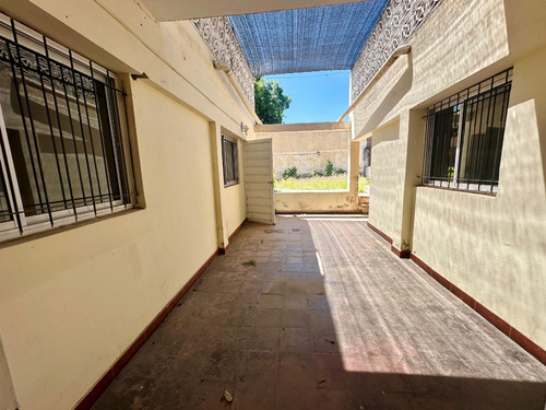 Venta Casa De 9 Dormitorios, Cocheras, Terraza Y Proyecto.