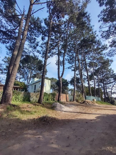Casa En Venta - 3 Dormitorios 2 Baños - 90mts2 - Ostende