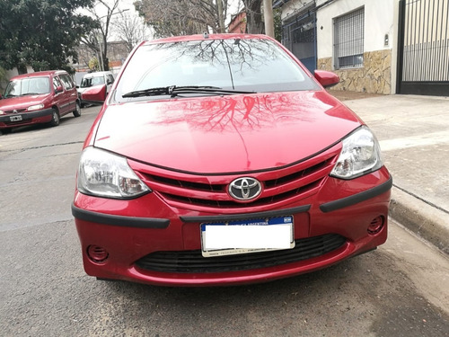 Toyota Etios Xs 1.5 6m/t Sedan 4 Puertas 2017