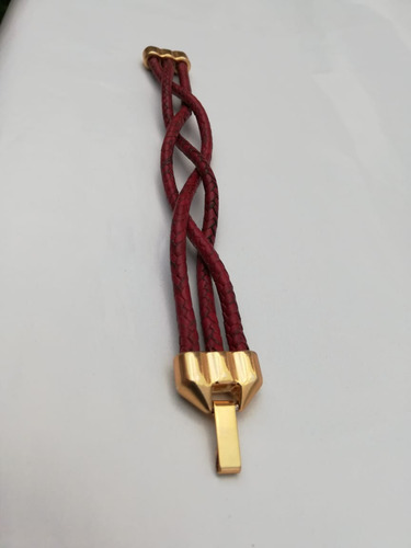 Pulsera Con 3 Correas Trenzadas.