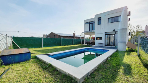 Casa 4 Ambientes Venta Barrio Cerrado Laguna Azul