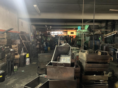 Establecimiento Industrial De 855 M2 Cubiertos Aproximados, Villa Ballester