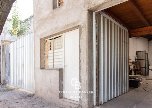 Galpón En Cerrillos De 200 M2, Más 6 Estufas Y 1 Departamento De 2 Dormitorios.