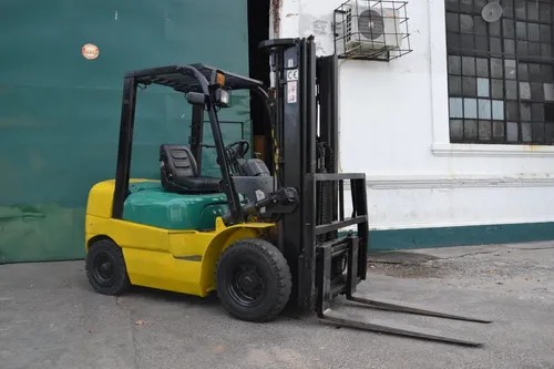 Autoelevador Komatzu Modelo: Fd 257-16d Año: 2008