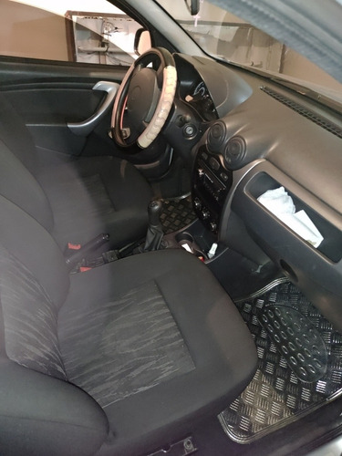 Renault Sandero 2013 1.0 16v Authentique Hi-flex 5p