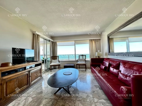 Alquiler Temporario Apartamento 2 Y Medio Dormitorios En Playa Mansa, Punta Del Este