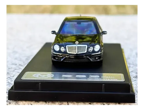 Miniatura Mercedes Benz E63 W211 Sedan Preto Mk Model 1:64