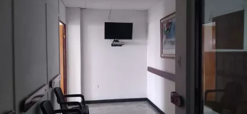 Oficina Con Excelente Ubicación Cod. 55619