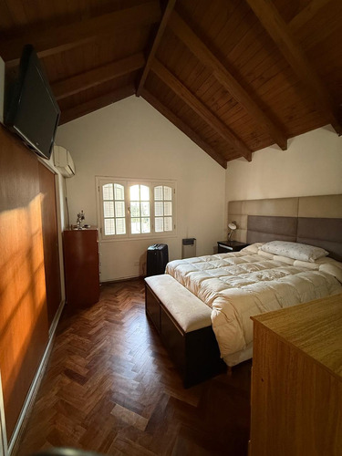 Vendo Casa De 3 Dorm. En Barrio Arguello A 2 Cuadras De Rect