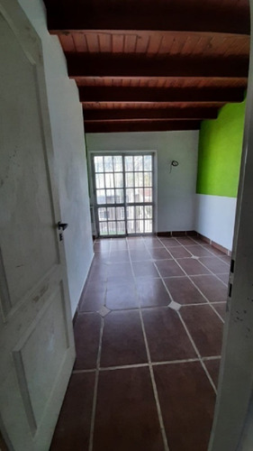 Imagen 17 de 30 de Permuta - Casa De 8 Ambientes En Venta - Ituzaingo Norte