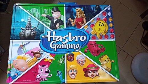 Maletín De Juegos Hasbro, Incluye Monopoly Y Clue (nuevo)