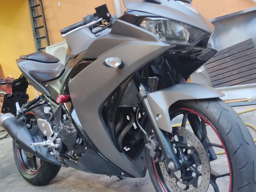 Imagem 2 de 11 de Yamaha Yzf R3