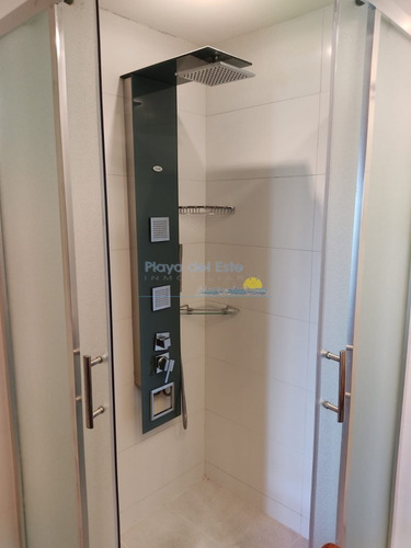 Venta Apartamento 3 Dormitorios En Suite, Península, Frente Al Puerto, Punta Del Este- Ref: 11642