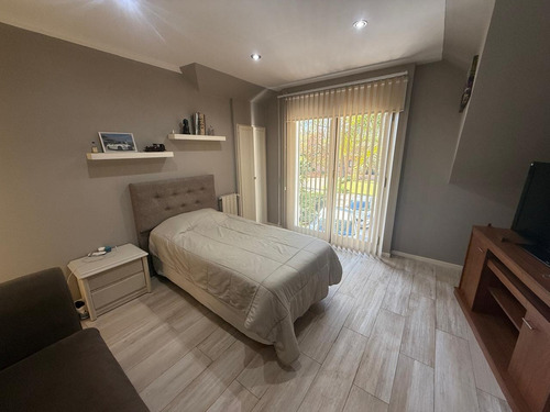 Casa En Venta En Saint Thomas Norte, Canning Con Lote Doble