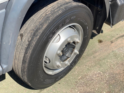 Caminhão 1016 Ano 2018 Com Baú Gancheiro. Confira !