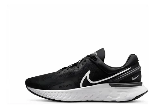 Nike legend react triple black hotsell