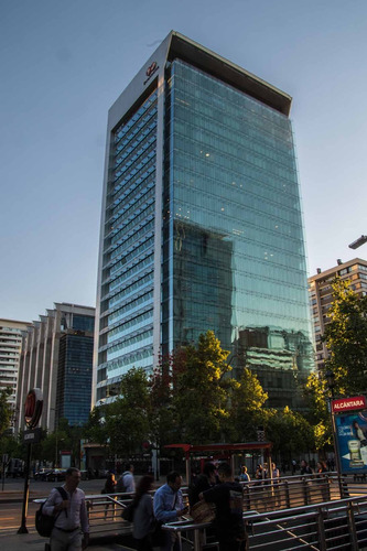 Edificio Alcantara/ Metro Alcantara/ Av. Apoquindo