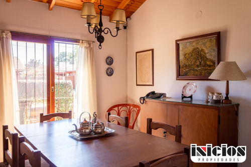 Casa Sola En Lote: Santiago Del Estero Nº 395 - Mar De Ajó - C755