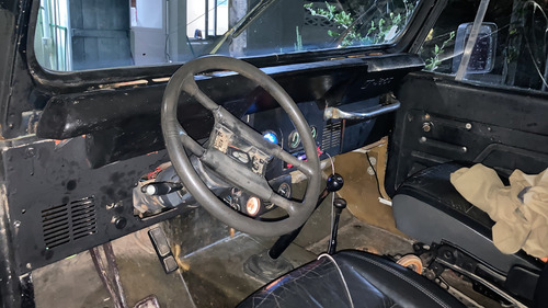 Jeep Modelo Cj7 De Fibra Motor Izusu 2.2 Con Caja Con Transf