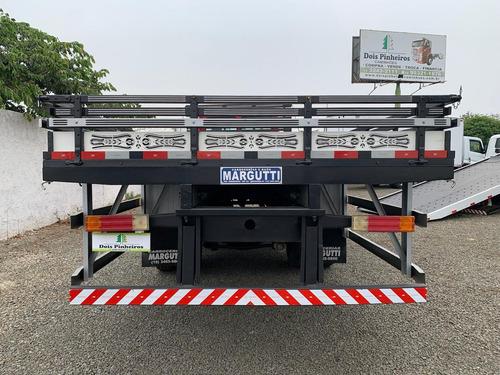 Mercedes Benz Mb Atron 1319 Ano 2014 Carroceria De Madeira