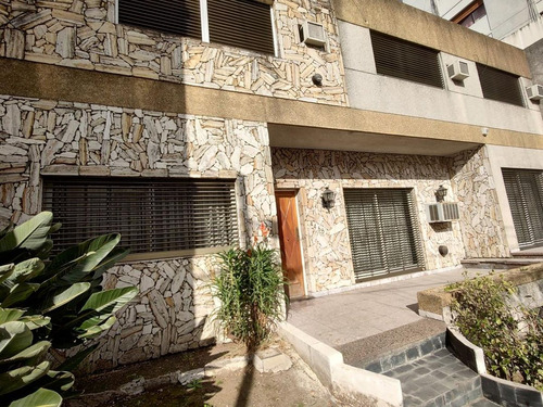 Venta Casa 5 Ambientes Quincho Cochera 2 Autos