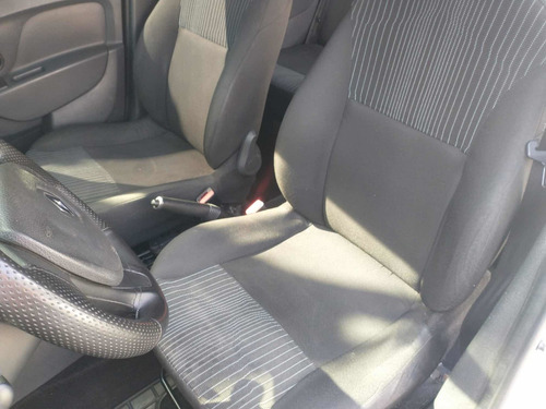 Imagem 7 de 11 de Renault Sandero 2016 1.0 16v Authentique Hi-flex 5p