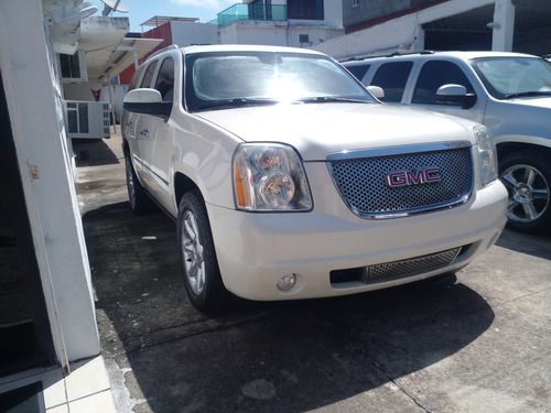 GMC Yukon 6.2 C Denali 403 Hp 4x4 At
