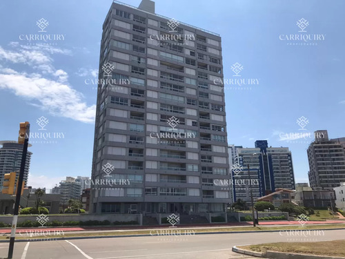 Apartamento De 3 Dormitorios En Torres Del Plata , Punta Del Este , Playa Barava