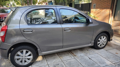 Toyota Etios 1.5 XLS 6MT
