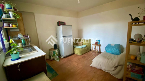 Venta Casa Esquina De 2 Pisos Y Mini Dpto En Cerro Navia