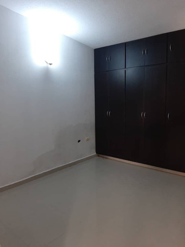 Se Alquila Casa En La Urbanizacion Puertas Del Sur