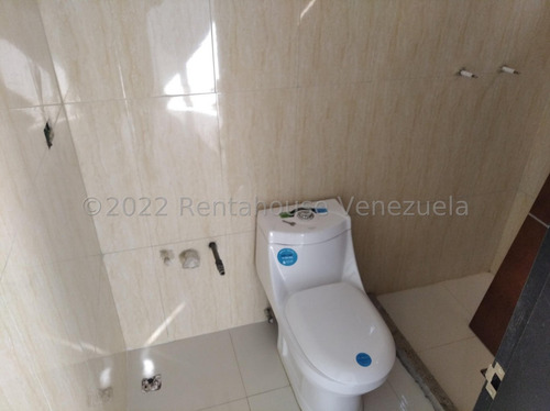 José Trivero Vende Hermosa Casa Duplex Ubicada En Cabudare