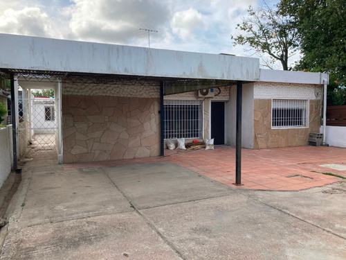 Casa De 4 Dormitorios Con Apartamento Al Fondo