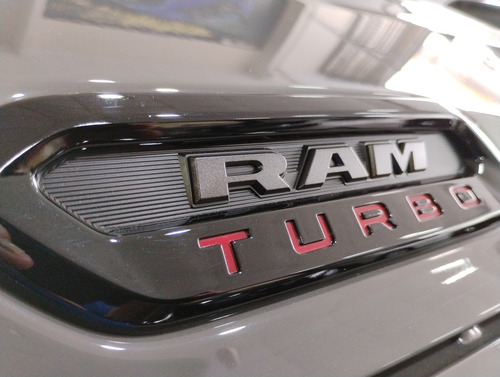 RAM Rampage 2.0 Rebel Cab. Dupla Td 4X4 Aut. 4P