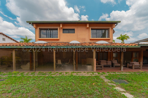 Casa En Venta En Lomas De La Lagunita. 24-24674